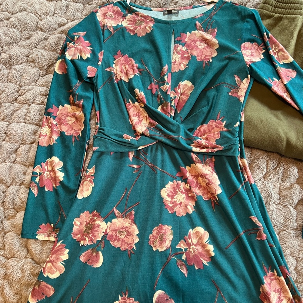 M long sleeve dress